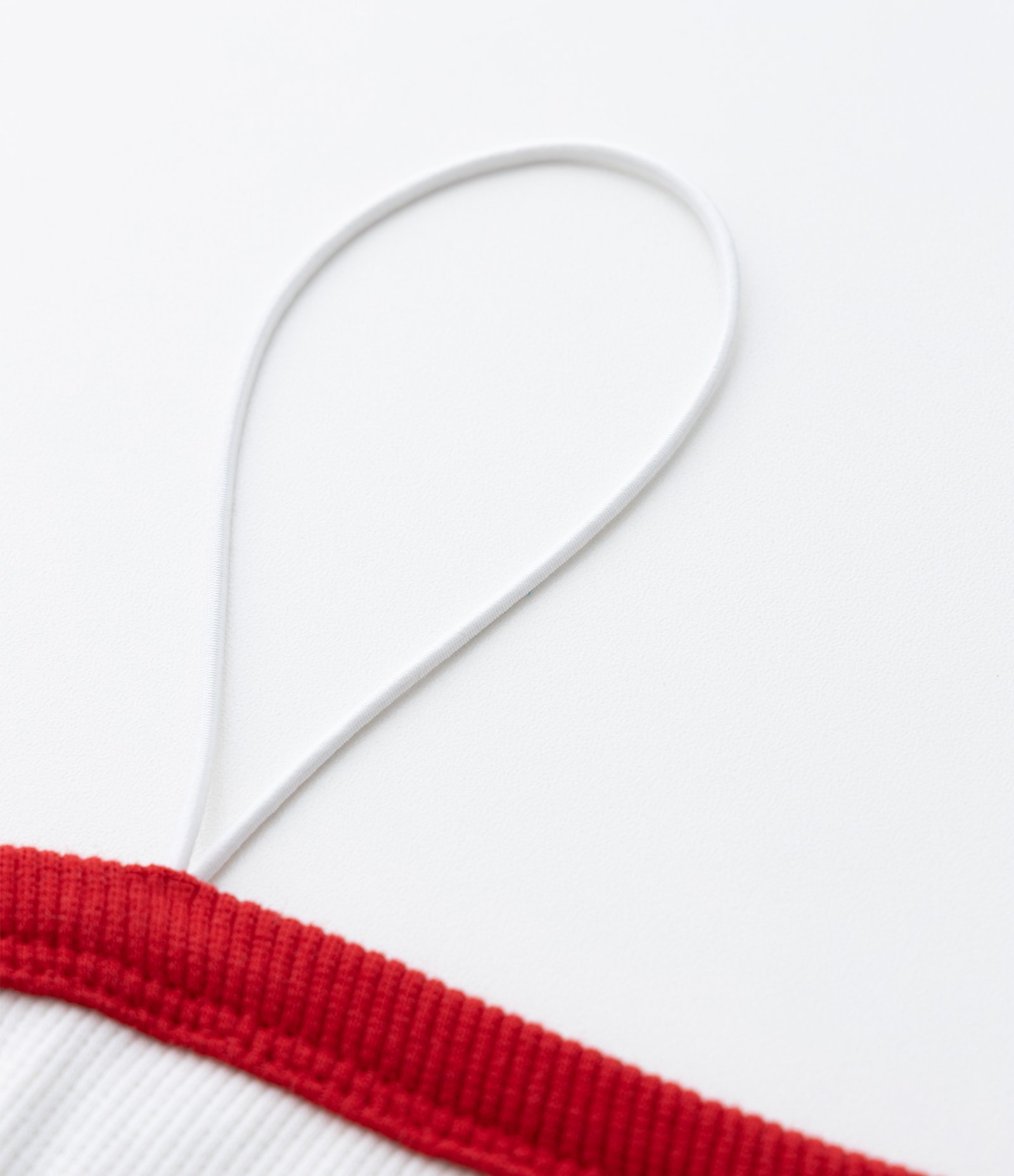 Blusa Infantil em Ribana com Bordado Hello Kitty - Tam 5 a 14 Anos Branco/Vermelho 4