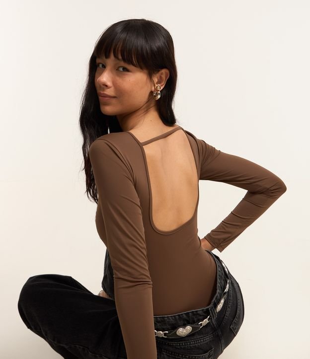 Cor: Marrom | Tamanho: M