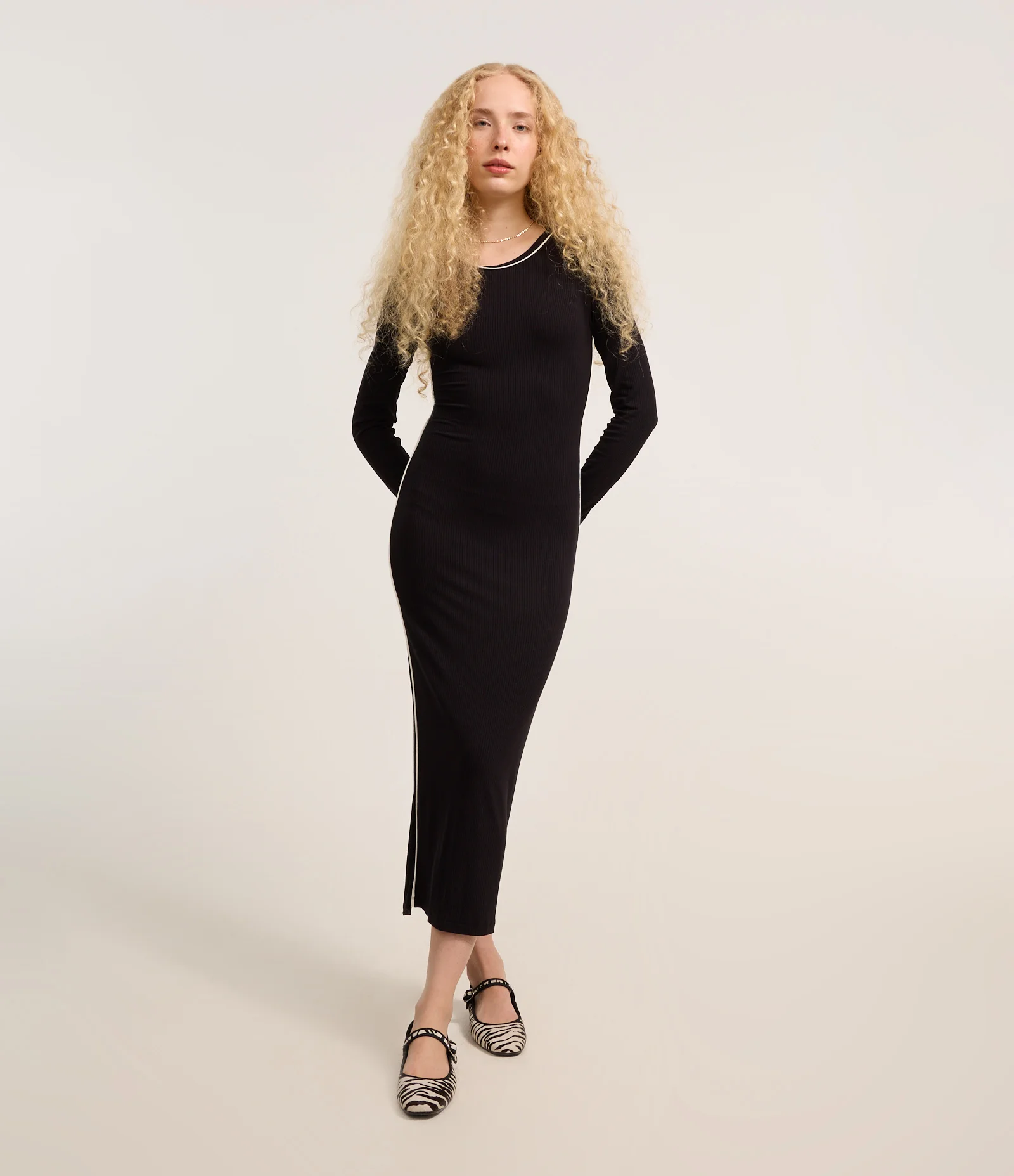 Vestido Long Midi em Ribana com Friso Contrastante Preto 1