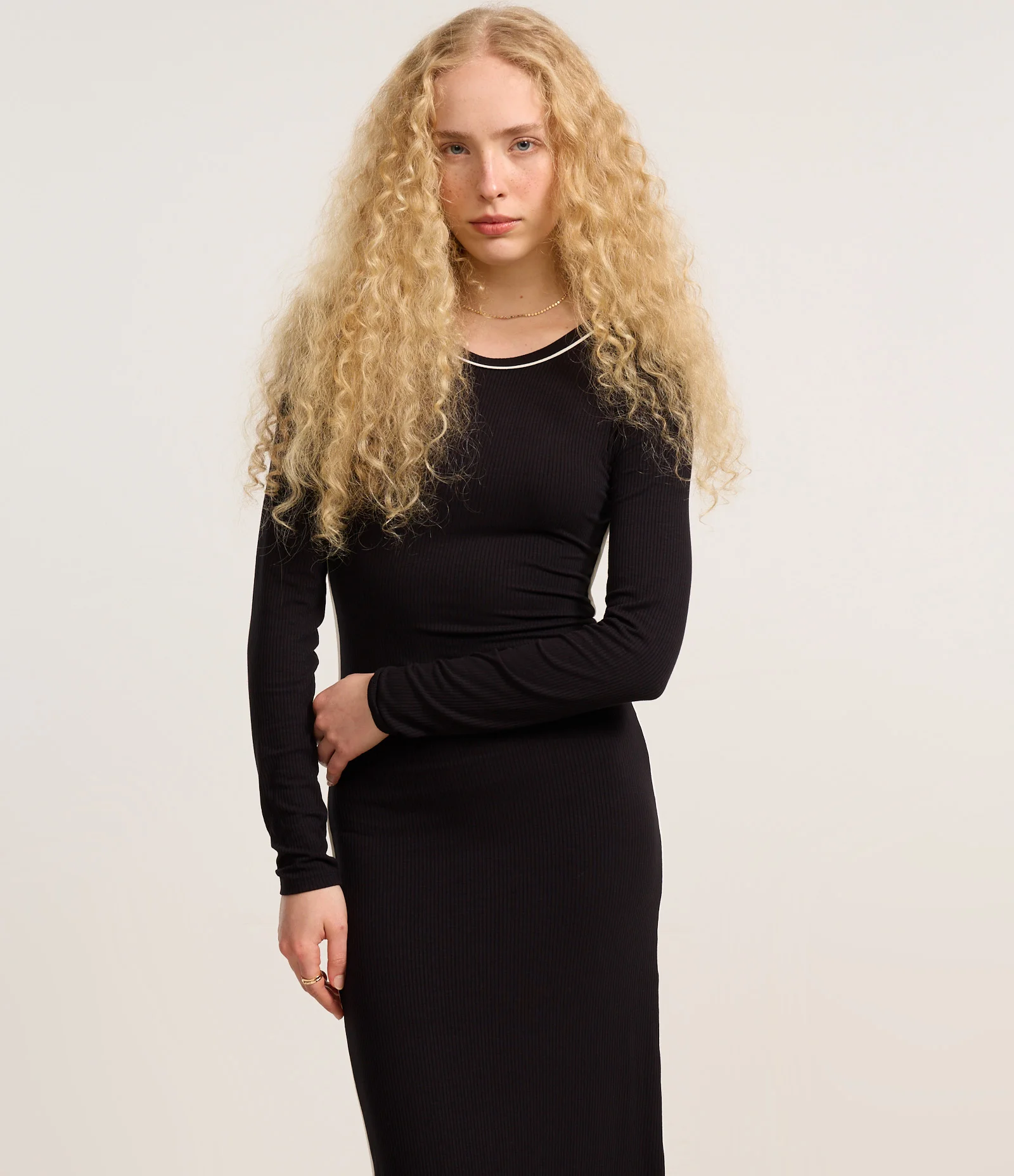 Vestido Long Midi em Ribana com Friso Contrastante Preto 2