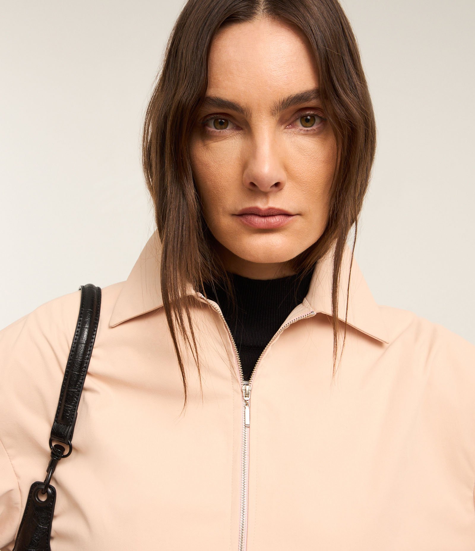 Jaqueta Bomber em Sarja com Drapeado nas Costas e  Zíper nas Costas Rosa 6