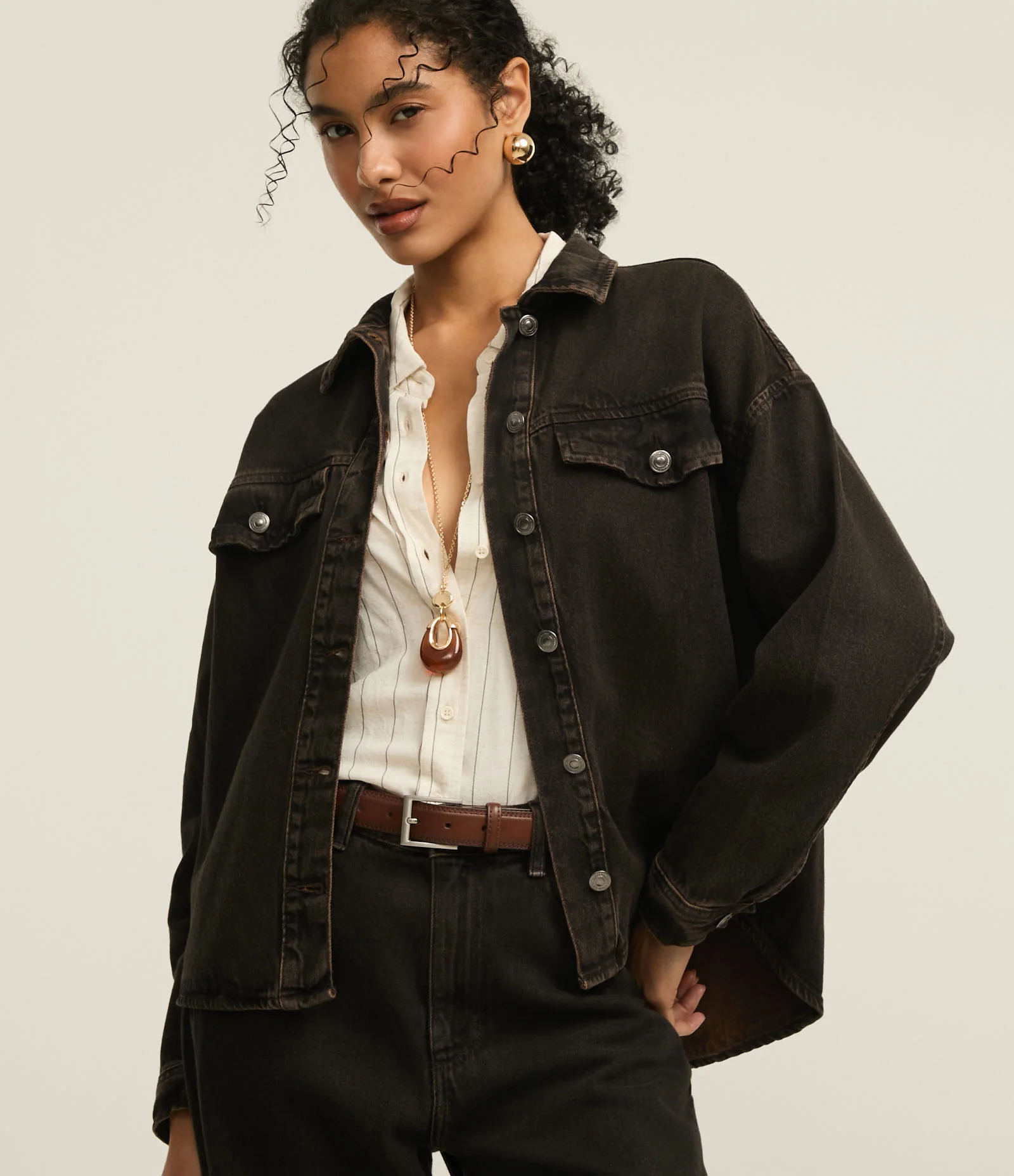 Jaqueta Western Trucker em Jeans com Efeito Sobretinto Marrom 1