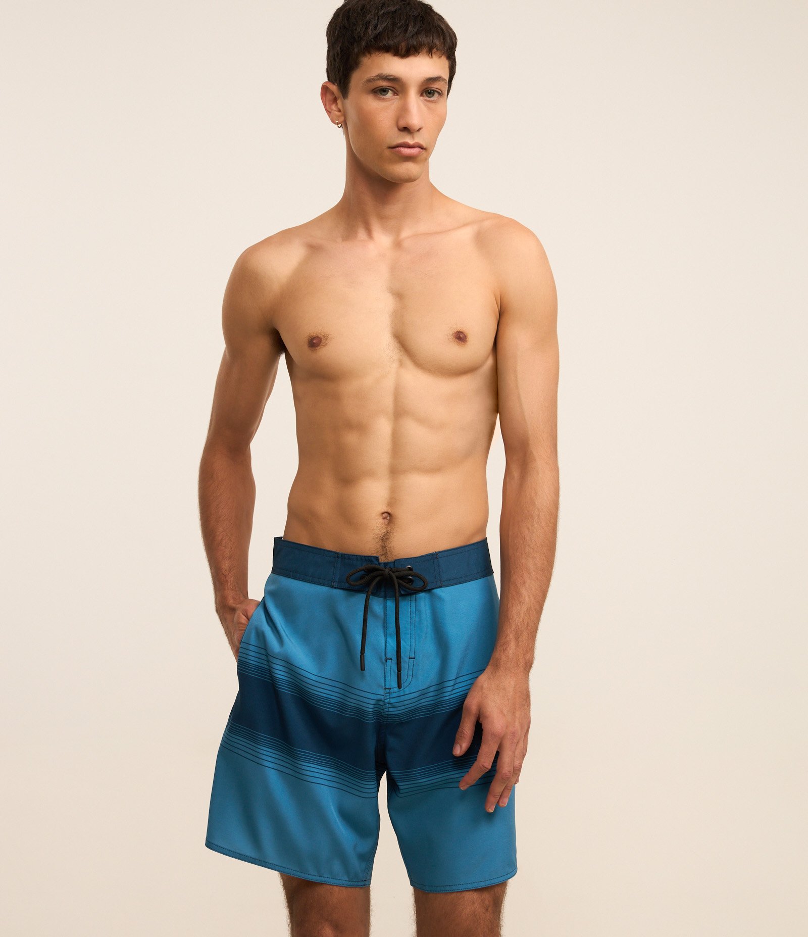 Bermuda em Microfibra com Estampa de Listras Azul 1