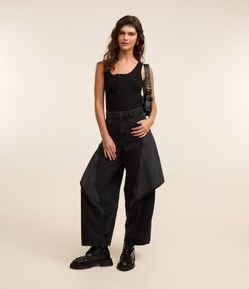 Calça Barrel em Jeans com Sobreposição