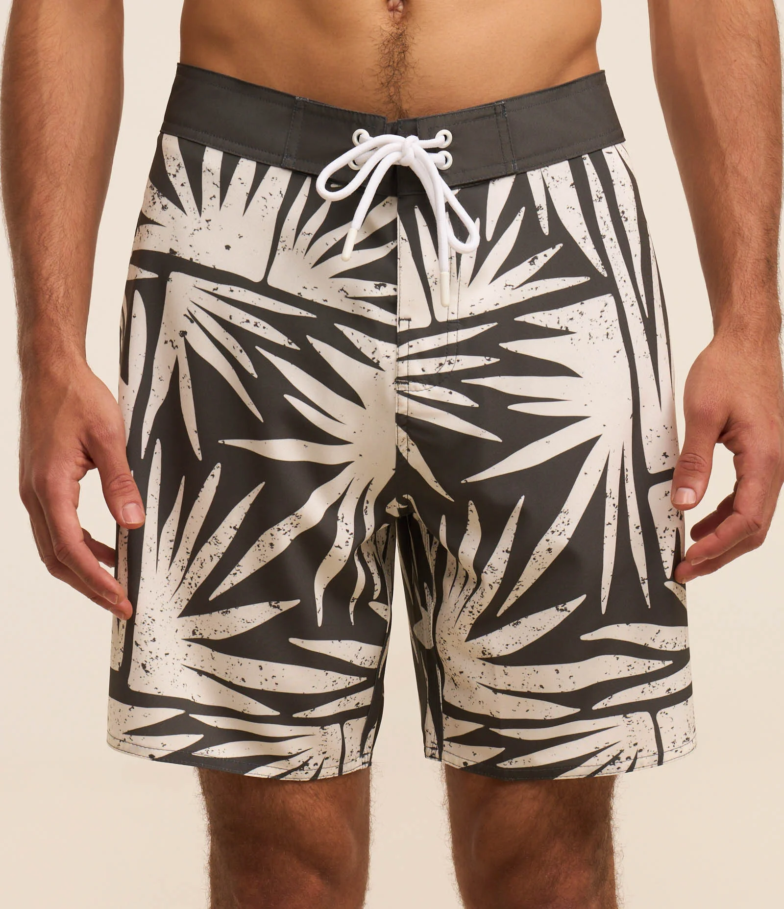 Bermuda em Microfibra com Estampa Floral Abstrato Off white/ Verde 2