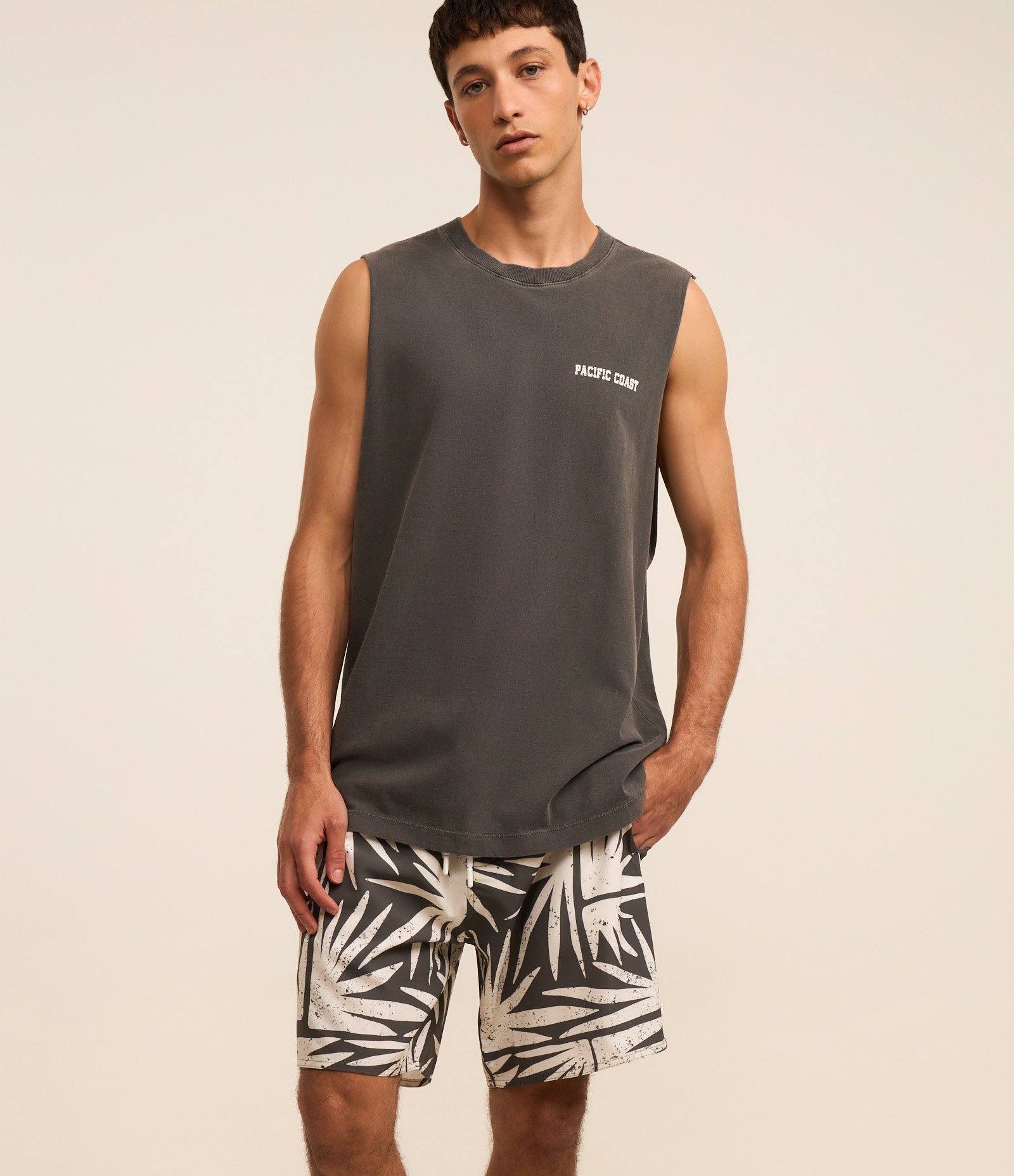 Bermuda em Microfibra com Estampa Floral Abstrato Off white/ Verde 3