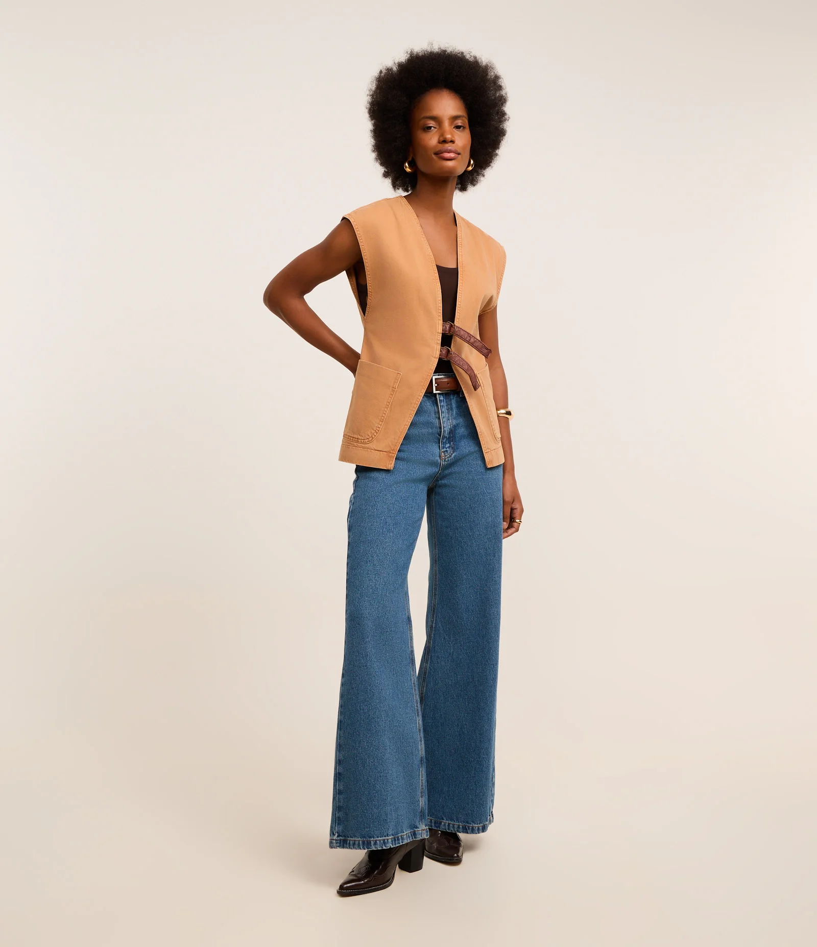 Colete Longo em Sarja com Cintos Frontais e Bolsos Marrom 2