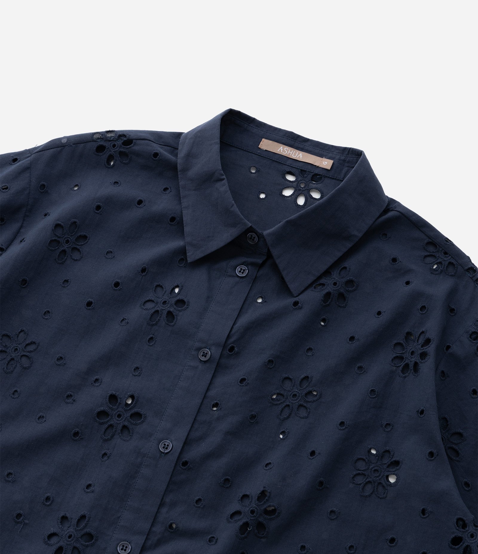 Camisa Cropped em Laise com Amarração na Barra Curve & Plus Size Azul Marinho 7