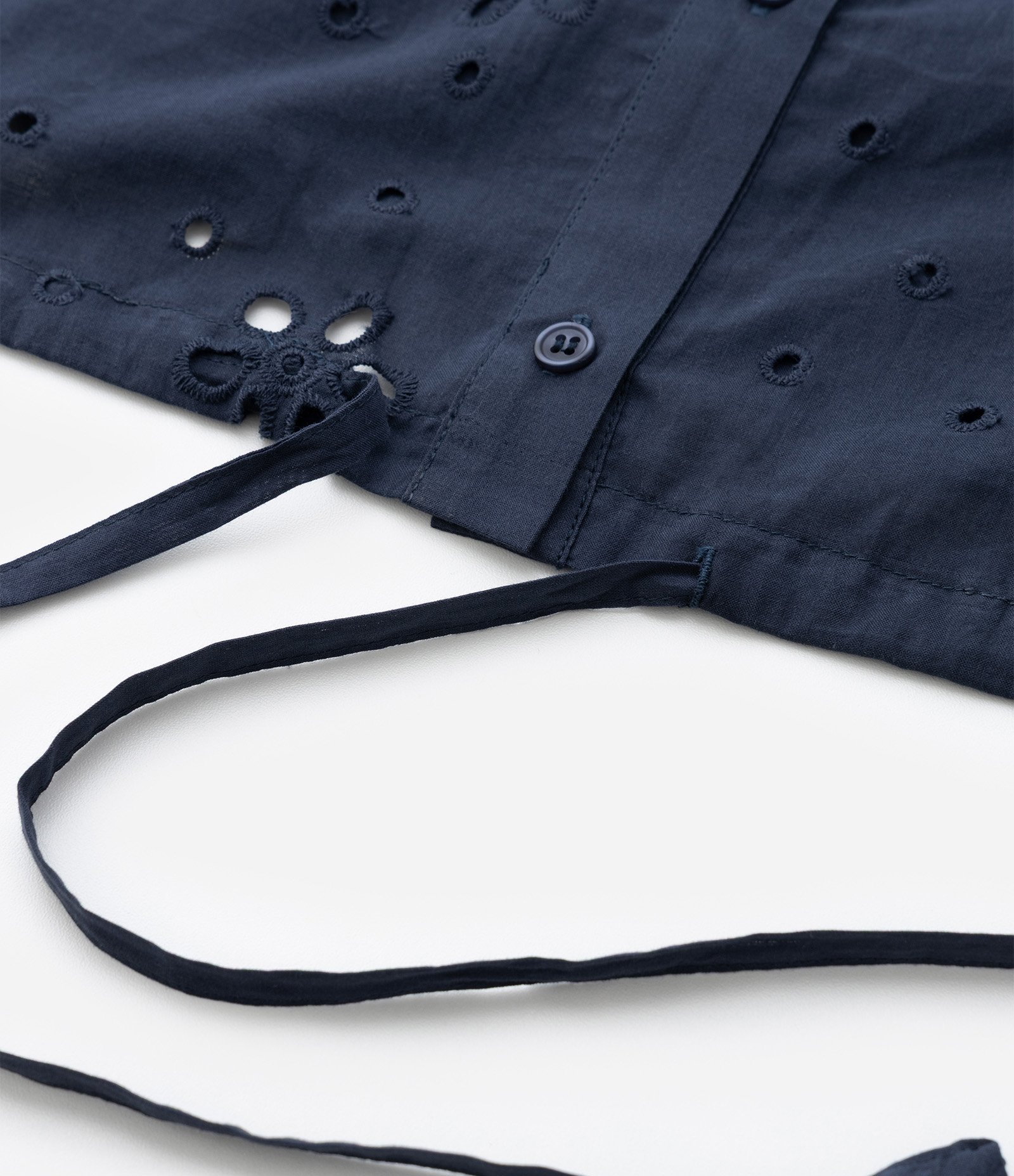 Camisa Cropped em Laise com Amarração na Barra Curve & Plus Size Azul Marinho 8