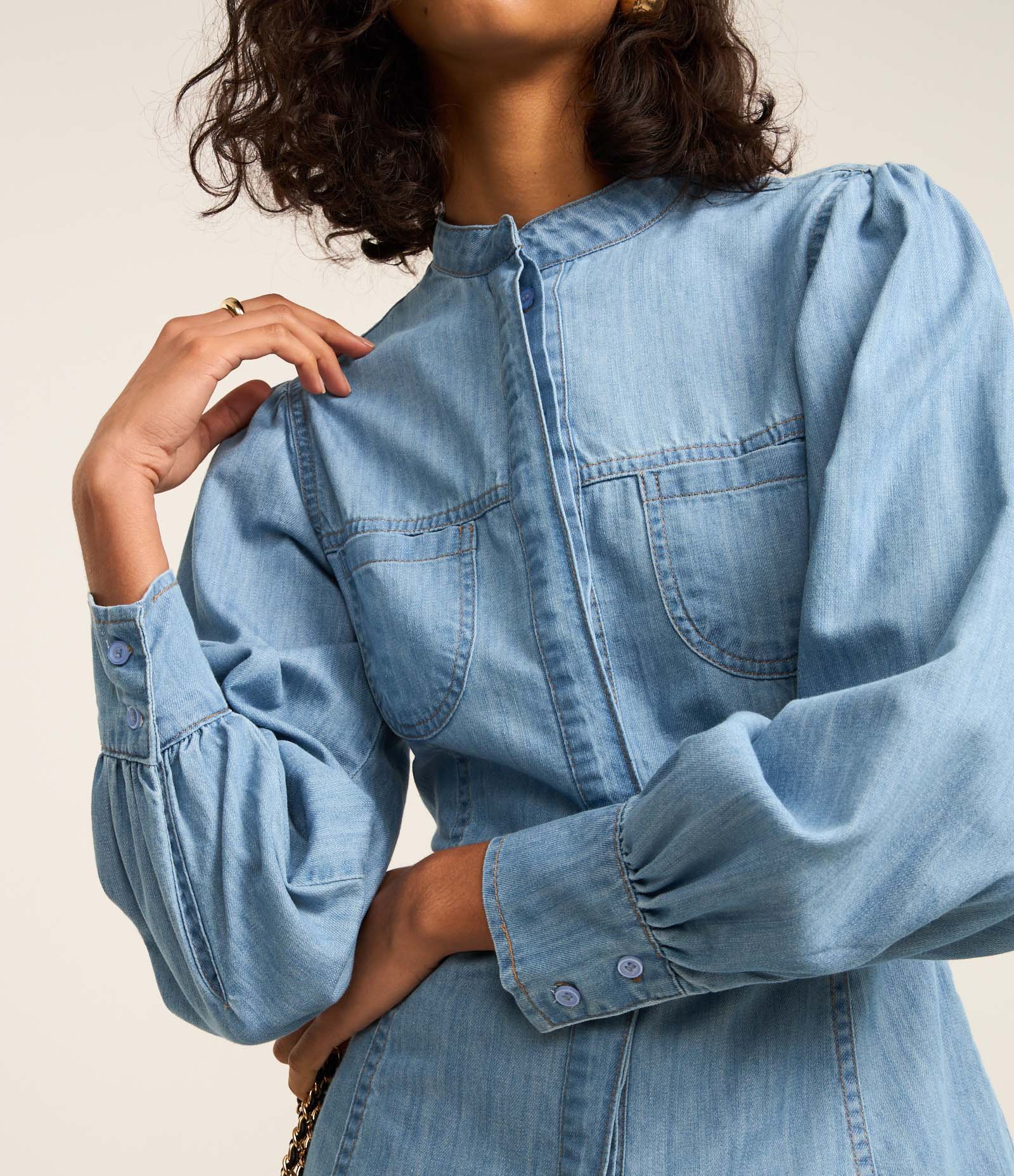 Camisa Jeans Peplum com Bolsinhos e Vista Coberta Azul 3