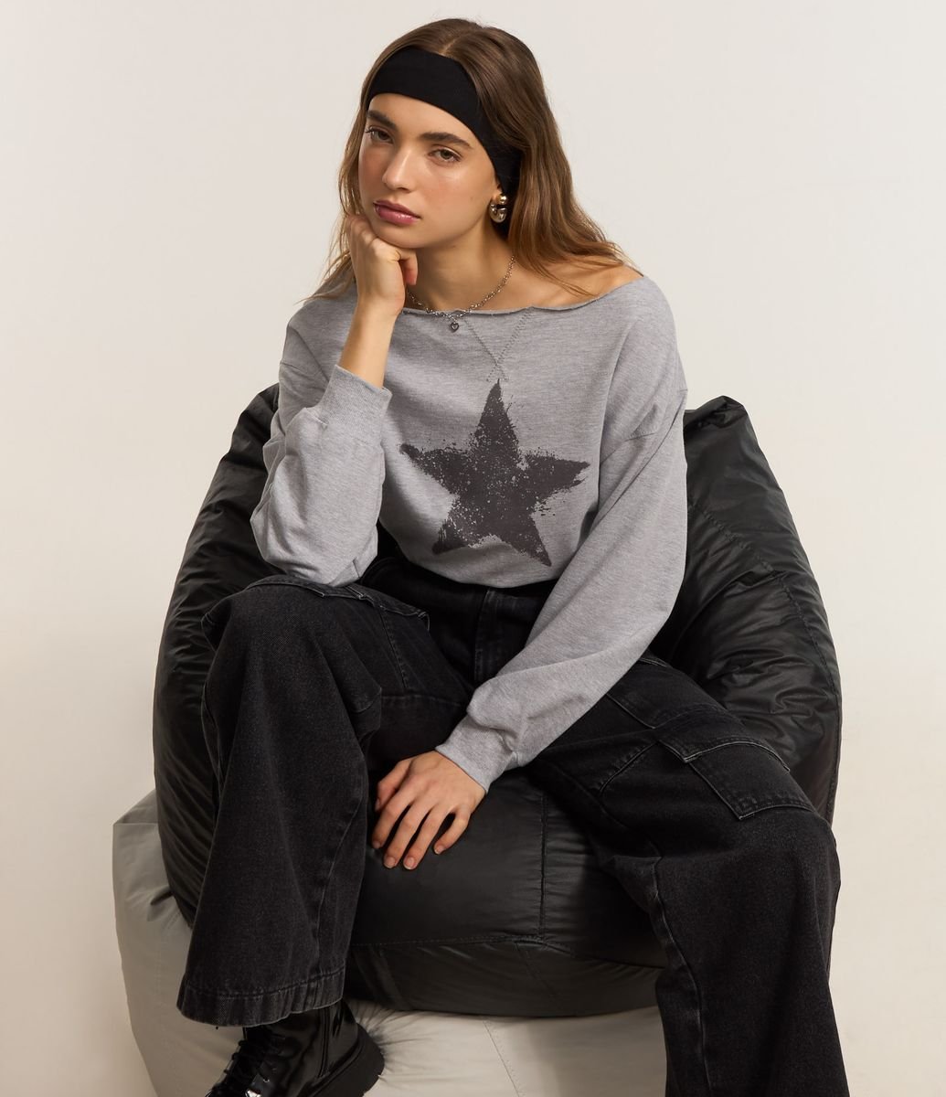 Moletom Cropped com Forro Fleece e Silk de Estrela no Peito Cinza