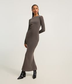 Vestido New Midi com Drapeado Lateral e Fenda na Barra