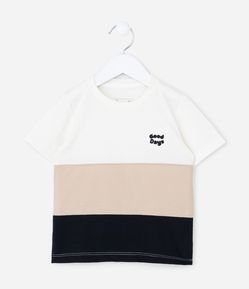 Camiseta Texturizada Infantil com Blocos de Cores e Bordado - Tam 1 a 6 anos