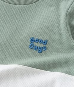Camiseta Texturizada Infantil com Blocos de Cores e Bordado - Tam 1 a 6 anos