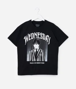 Camiseta Infantil com Estampa Wandinha e Lettering em Foil - Tam 5 a 14 Anos