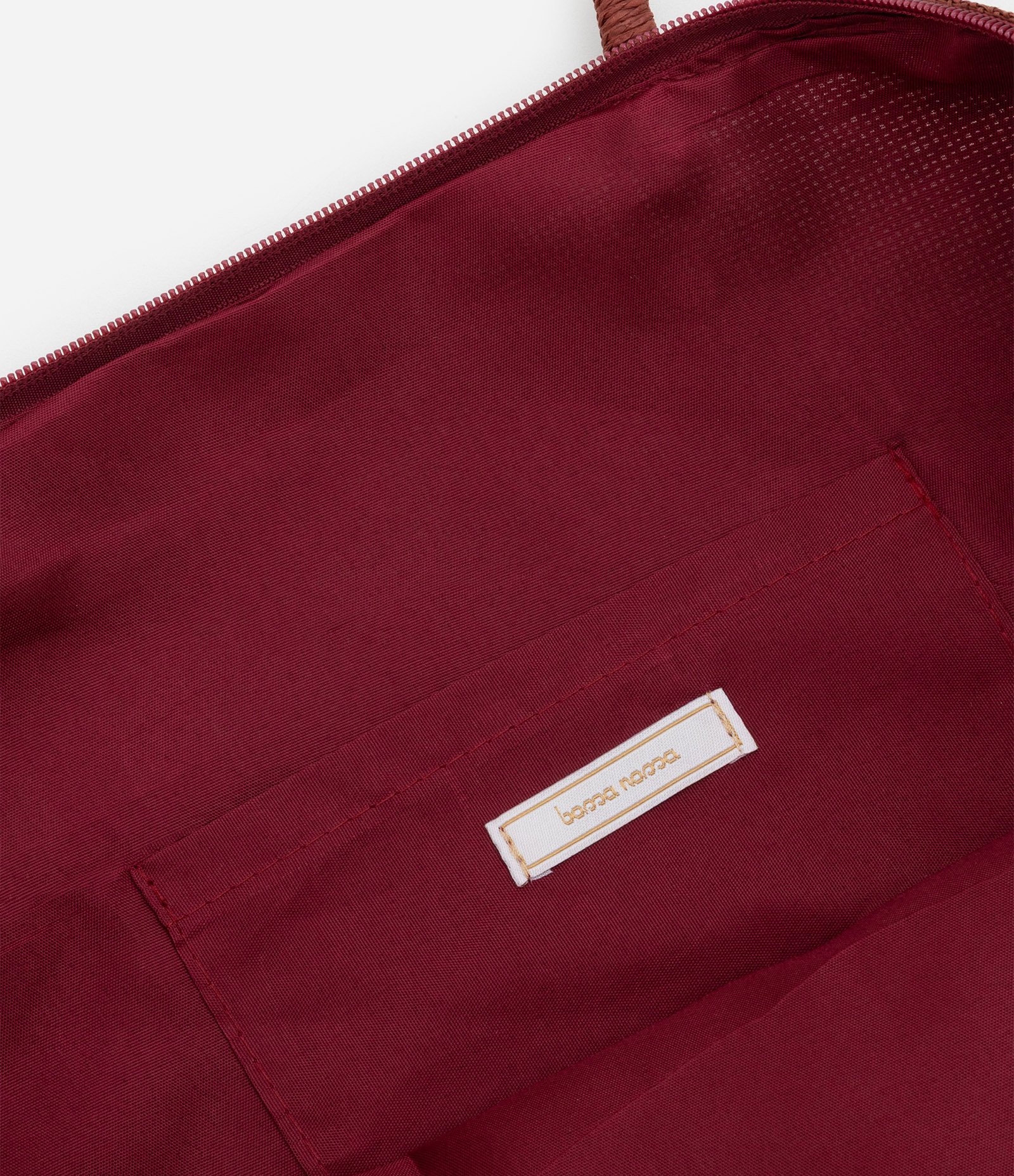 Bolsa de Praia Grande com Alças Finas e Nécessaire Marrom 5