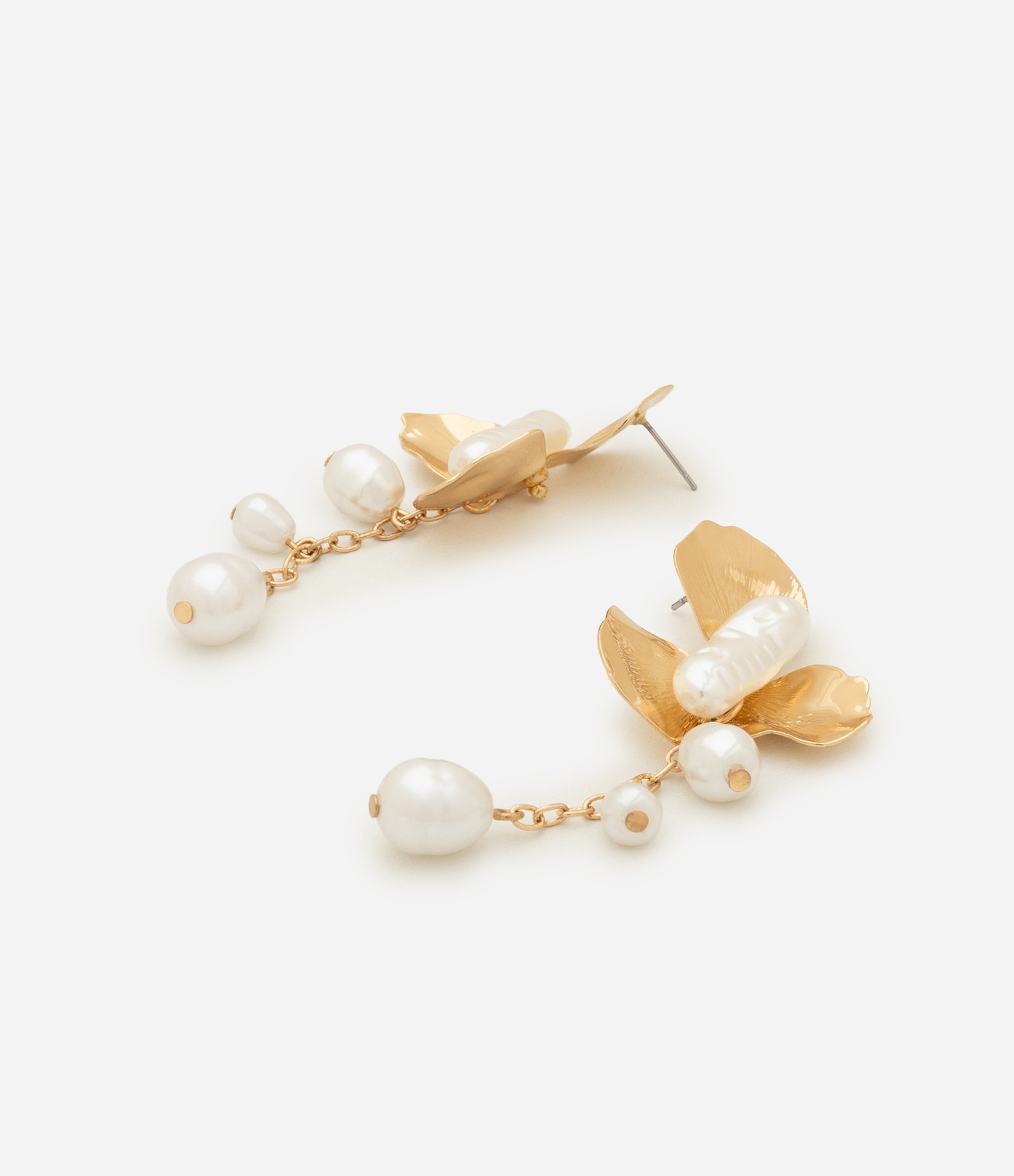 Brinco Fio Flor Dobrada com Pérola Sintética Dourado/Off White 2