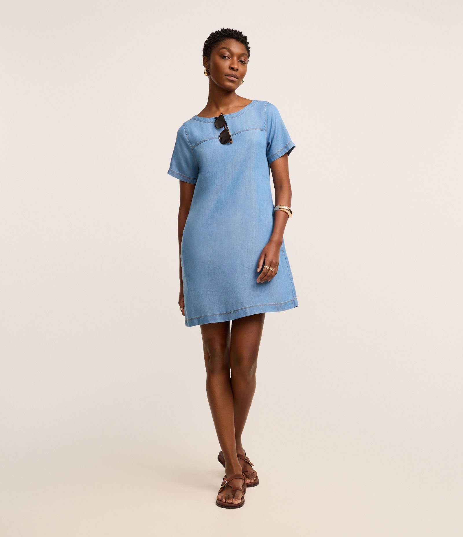 Vestido Curto em Liocel com Recortes Médio 2