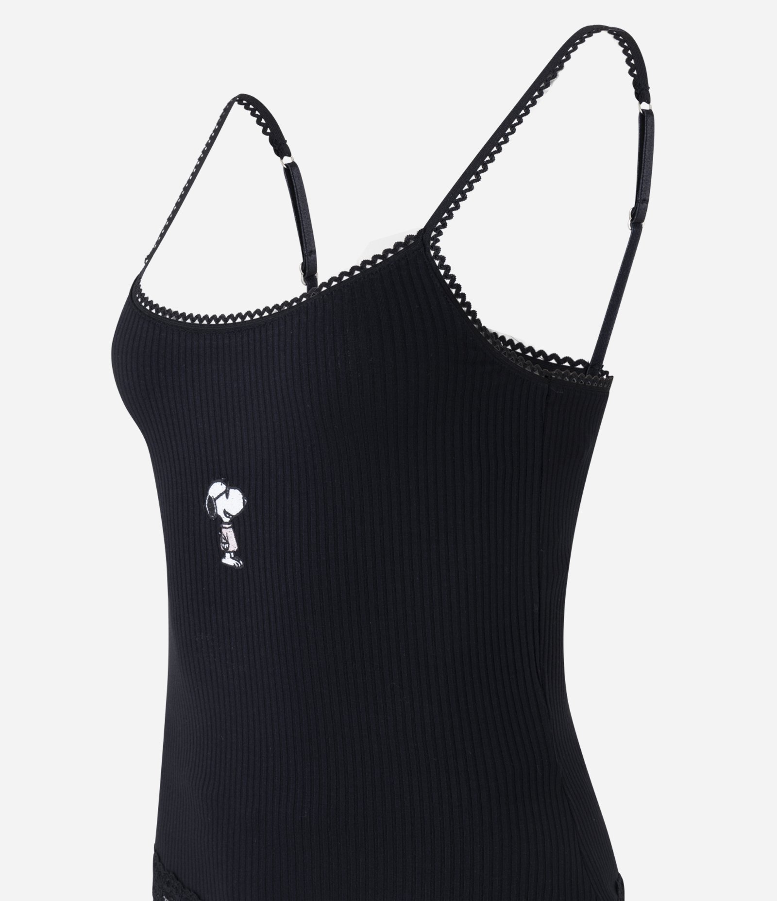 Pijama Short Doll em Ribana com Estampa Snoopy e Alças Finas Preto 5