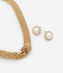 Conjunto de Colar Curto com 05 Correntes com Nó e Brinco Botão Perolado