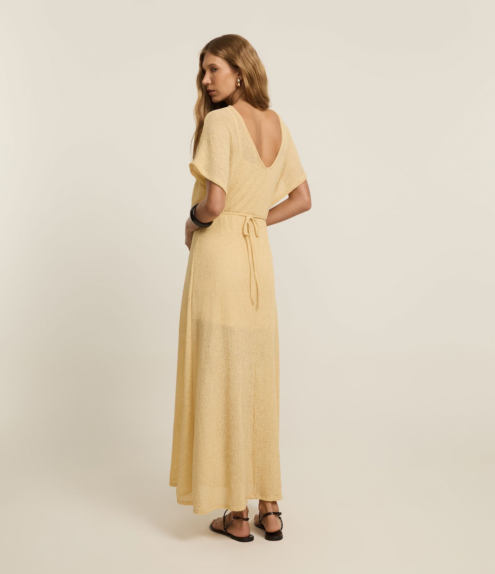 Vestido Midi de Efeito Crochê e Cinto com Pedrarias Amarelo 5