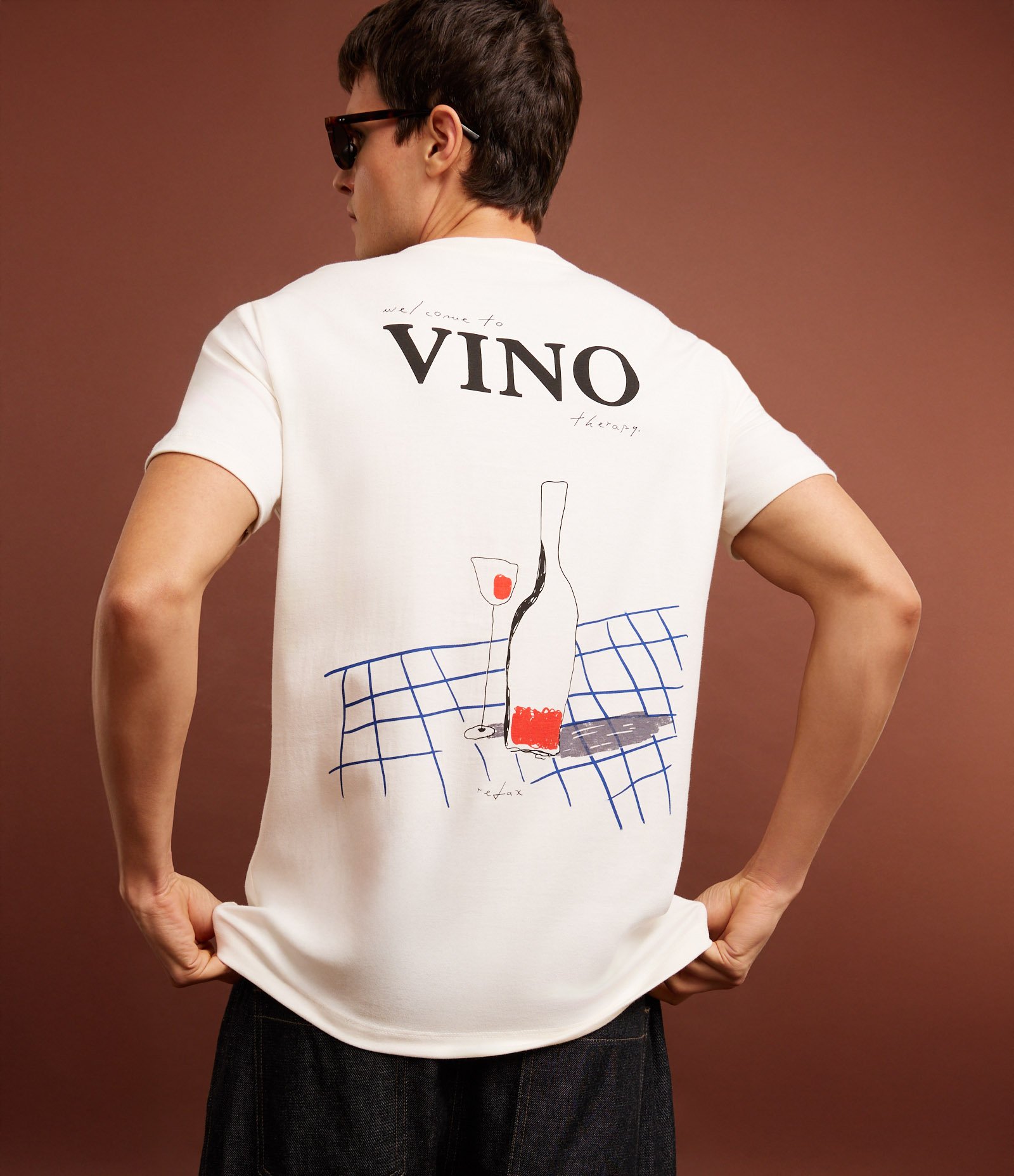 Camiseta Comfort em Algodão com Estampa de Vinho e Lettering Branco 3