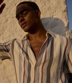 Camisa em Algodão Texturizada com Listras