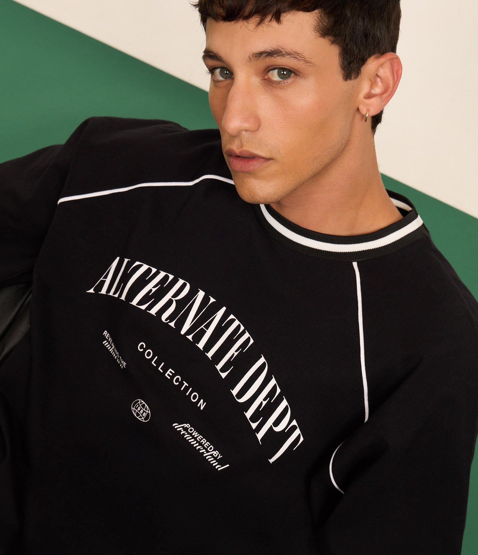 Camiseta Esportiva com Estampa em Relevo Collection 89 Preto 5