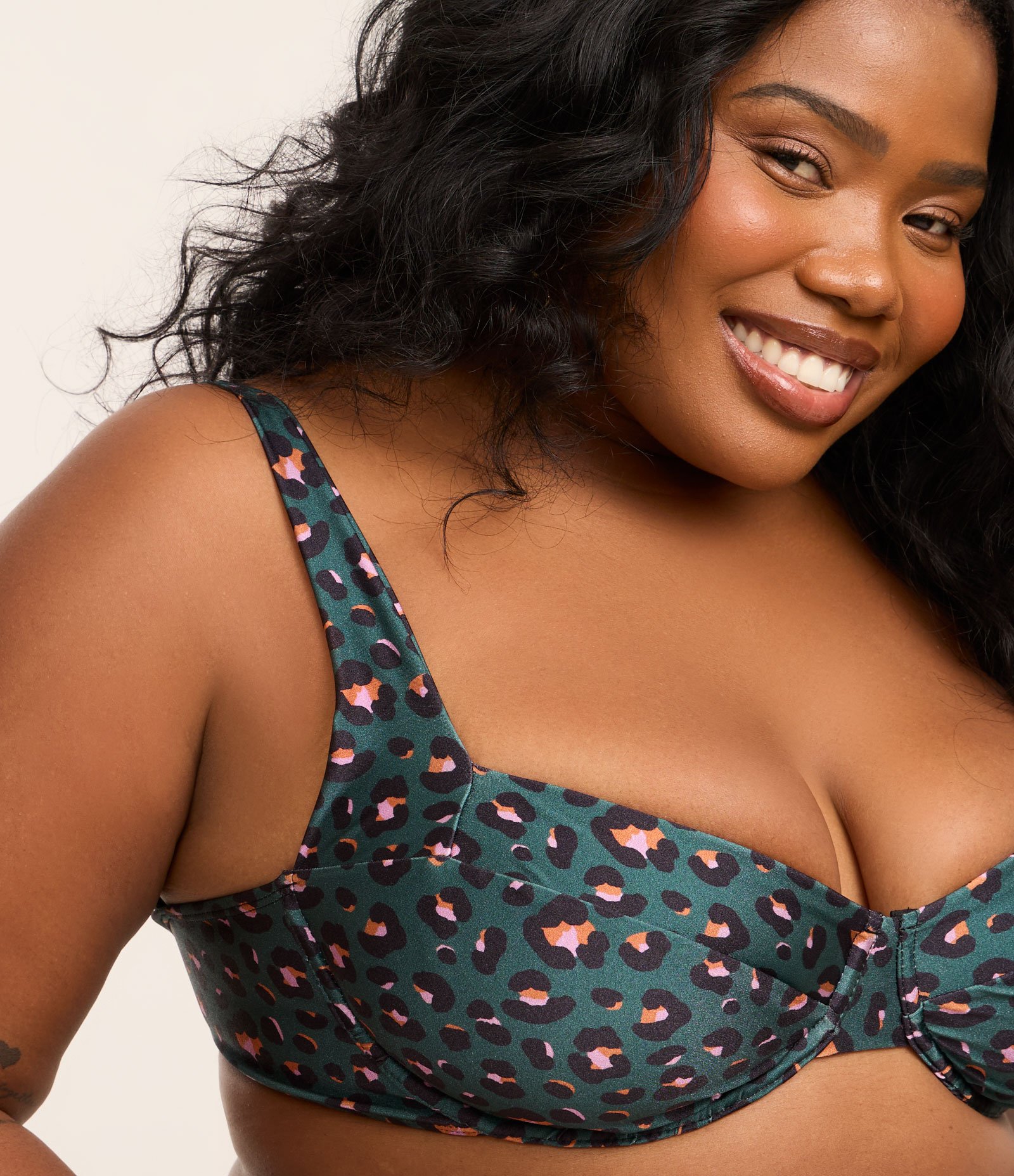 Biquíni Meia Taça em Microfibra com Estampa Animal Print Brilhosa Curve & Plus Size Azul 4