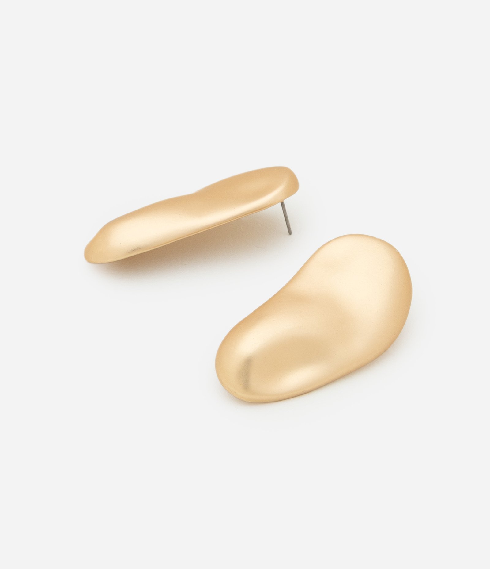 Brinco Botão Médio Fosco com Forma Orgânica Dourado 3