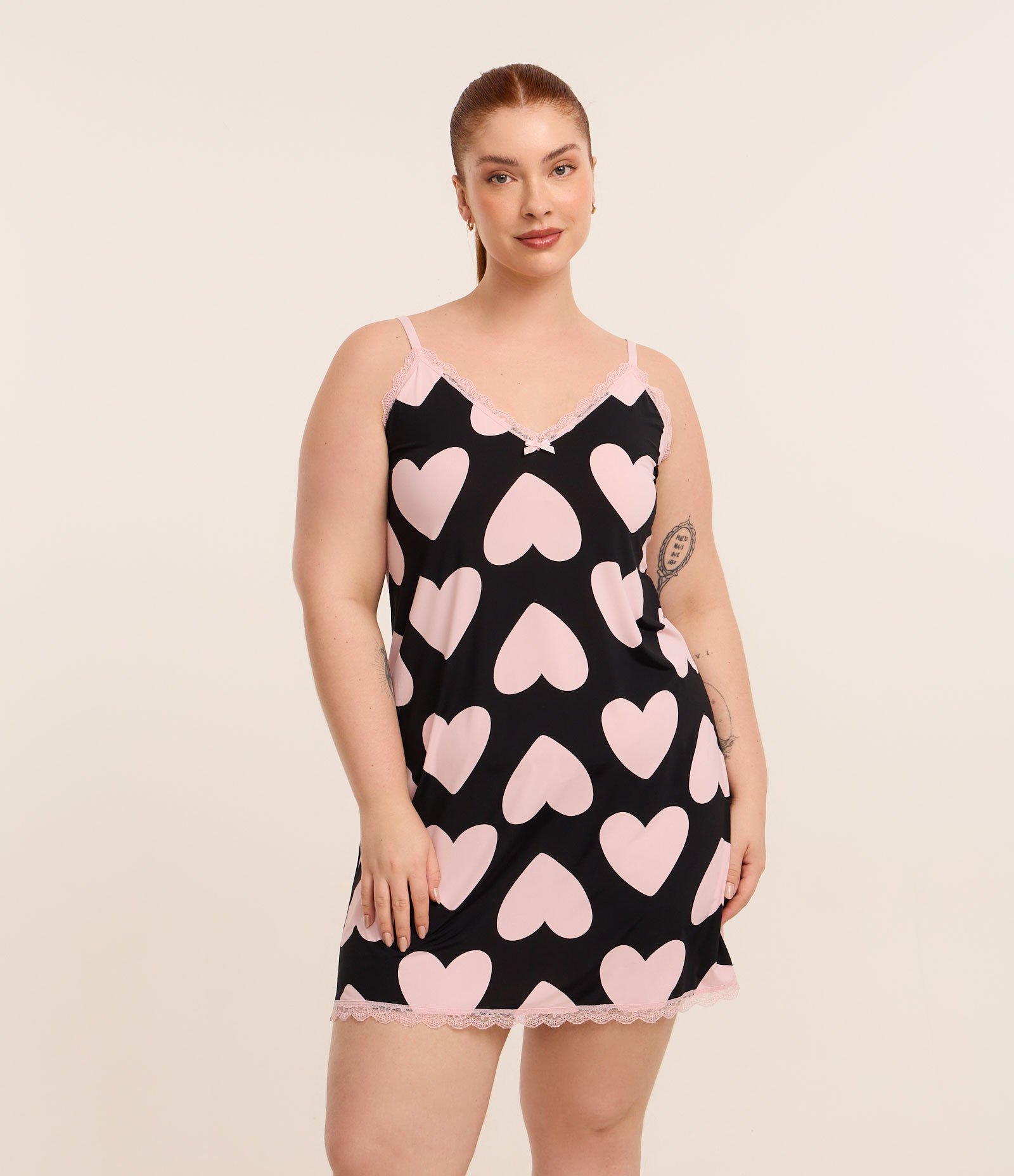 Camisola de Alcinha com Estampa de Coração e Renda Curve & Plus Size Preto/Rosa 1