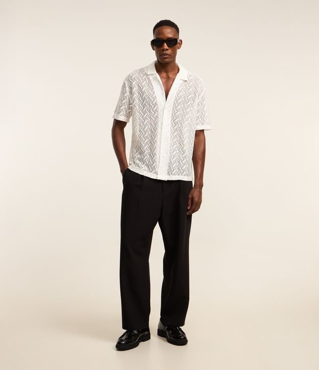 Camisa Boxy em Renda com Gola Bowling Texturizada