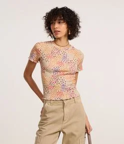 Blusa Texturizada com Estampa Floral e Frufru  na Barra