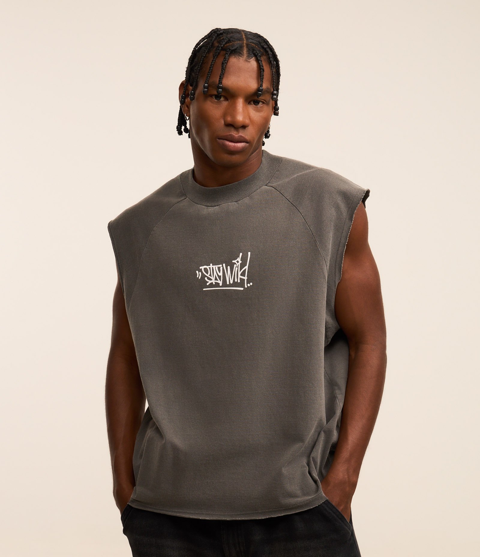 Regata Boxy em Algodão com Estampa Lettering e Efeito Estonado Preto 1