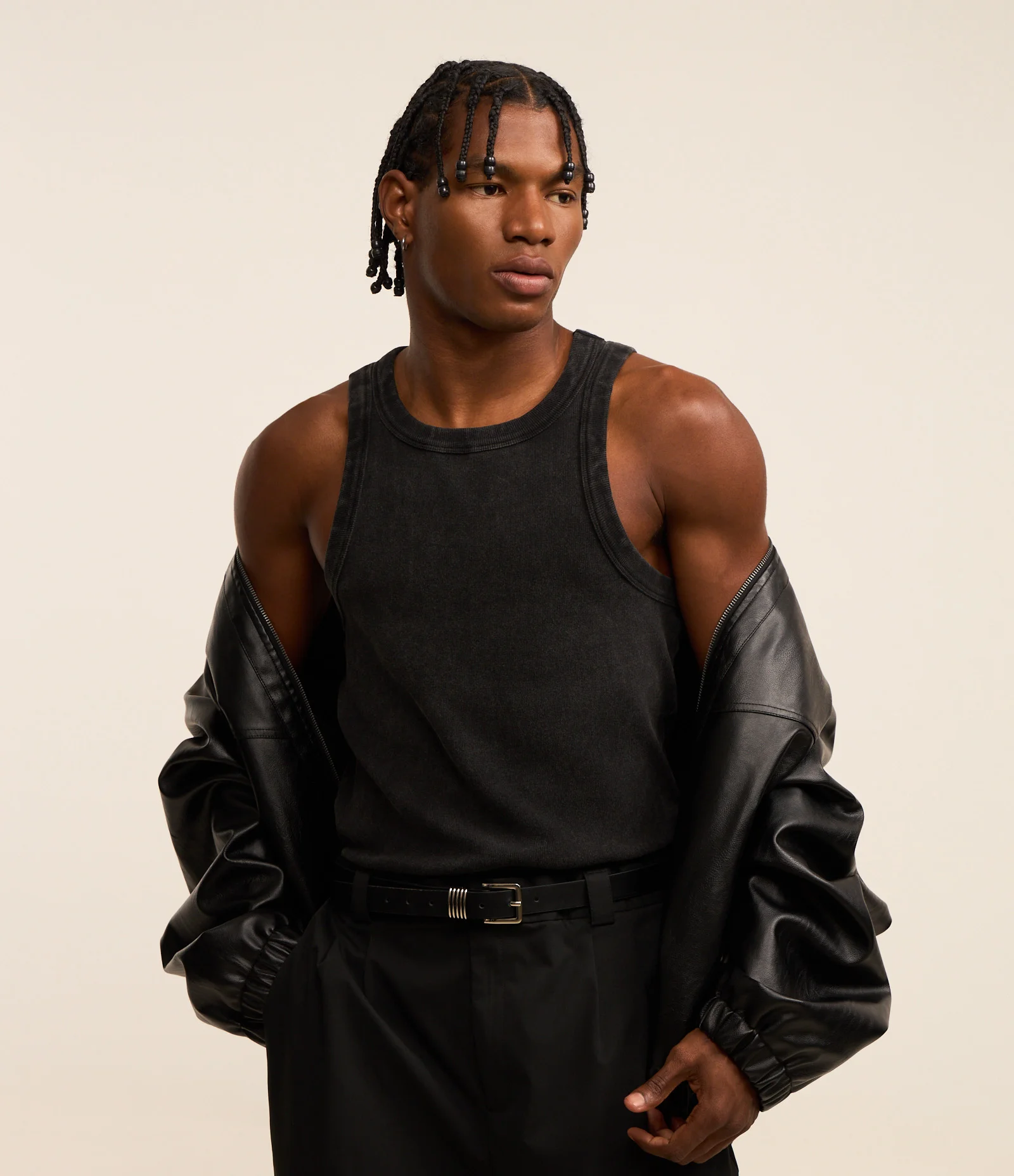 Regata Muscle em Ribana Estonada com Puídos Preto 1