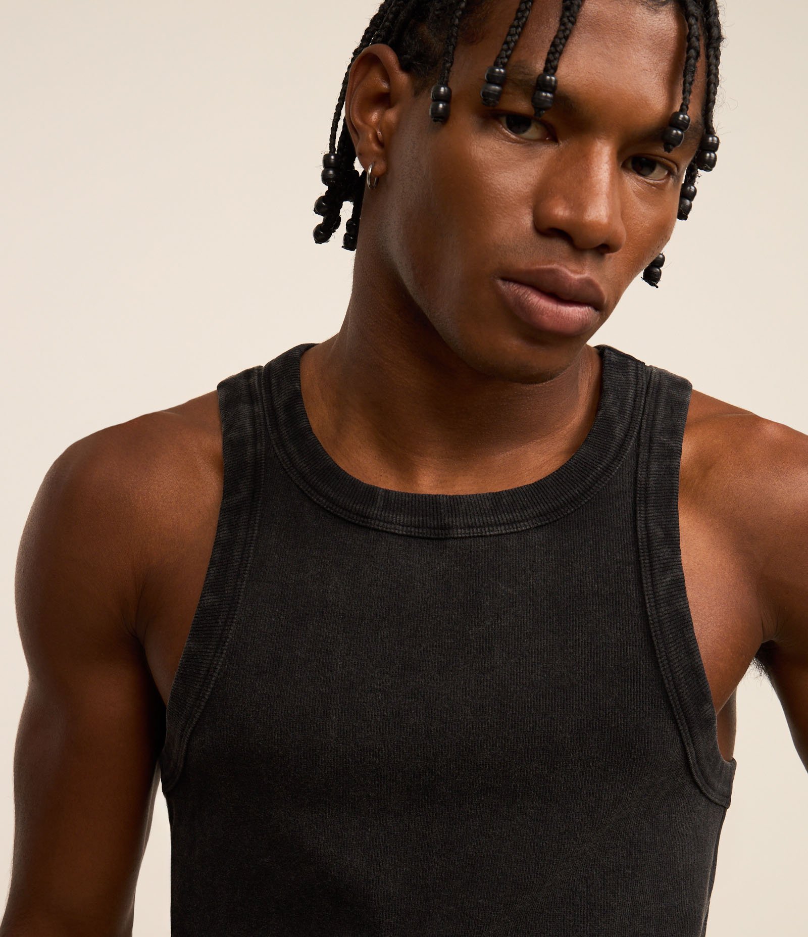 Regata Muscle em Ribana Estonada com Puídos Preto 5