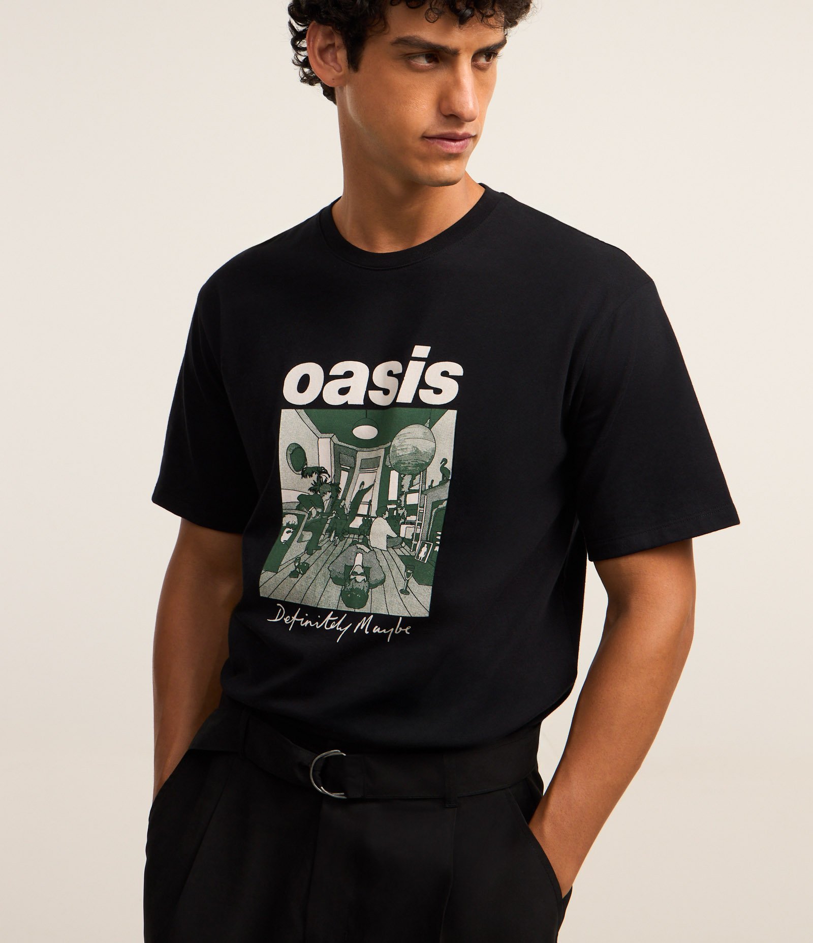 Camiseta Boxy em Algodão com Estampa Banda Oasis Preto 1