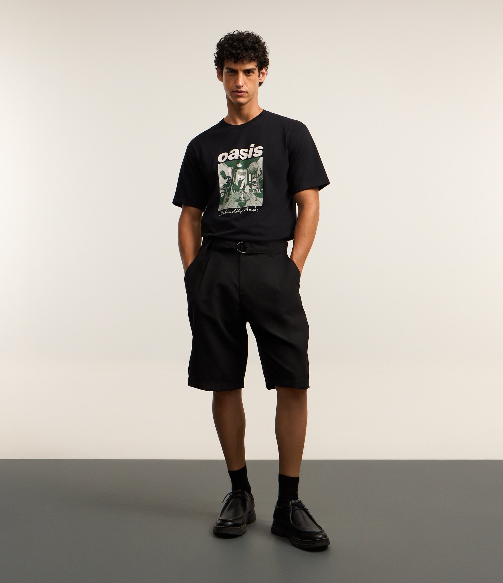 Camiseta Boxy em Algodão com Estampa Banda Oasis Preto 2