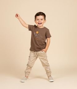 Camiseta Infantil com Bordado Pespontado Paisagem - Tam 1 a 6 Anos