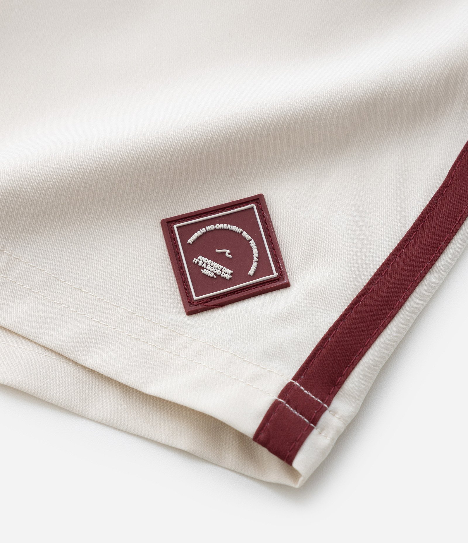 Bermuda Infantil em Poliamida com Listra Lateral - Tam 5 a 14 Anos Bege 9