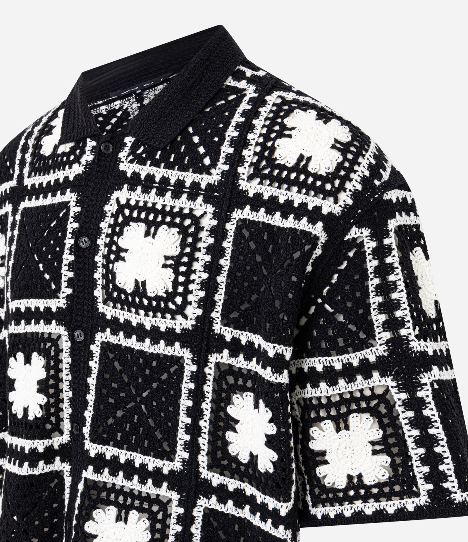 Camisa Regula em Algodão com Textura Efeito Renda Open Work Floral Preto 2