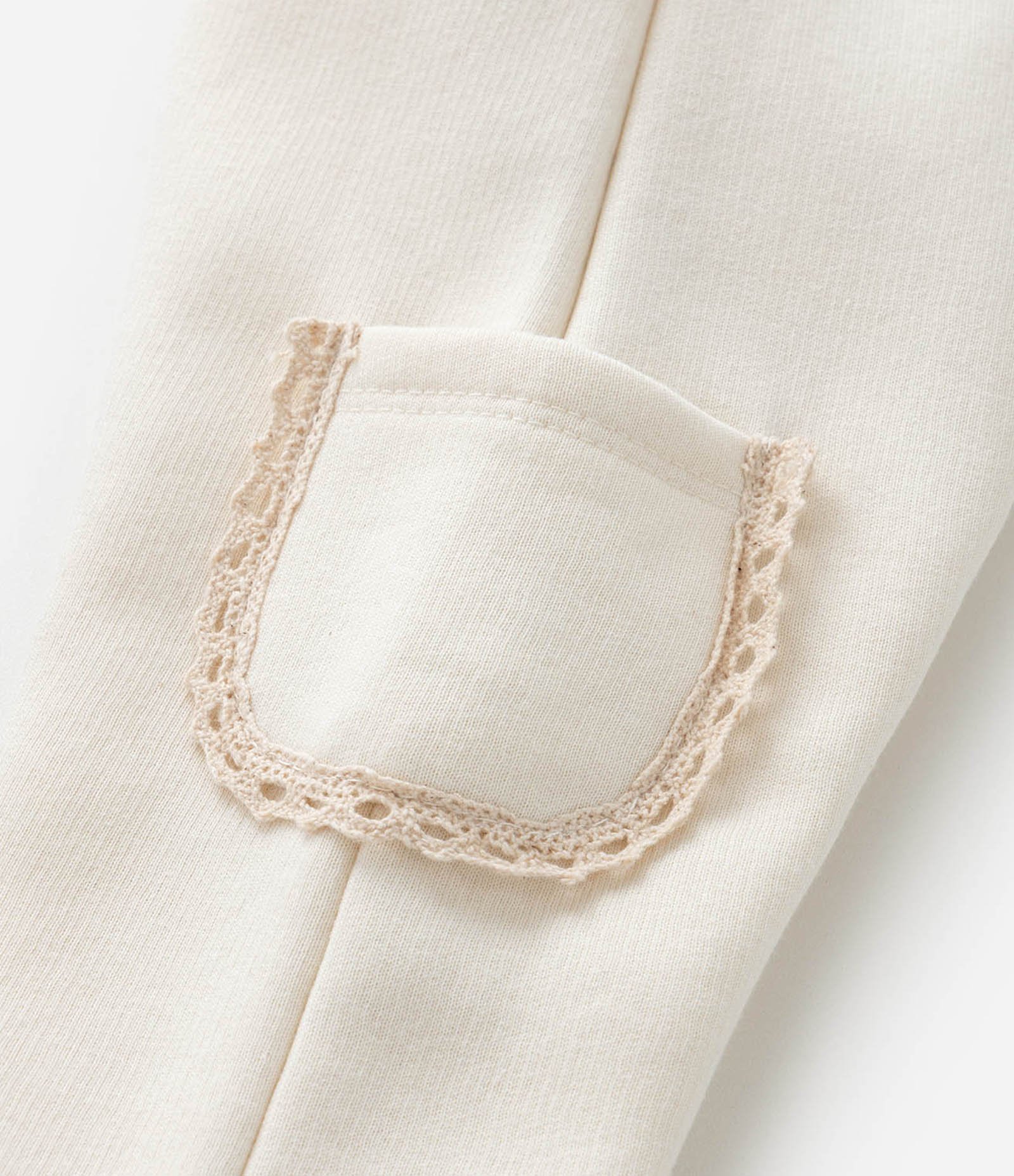 Calça Infantil em Moletom Quentinho com Bolso Lateral Rendado - Tam 0 a 18 meses Bege 6