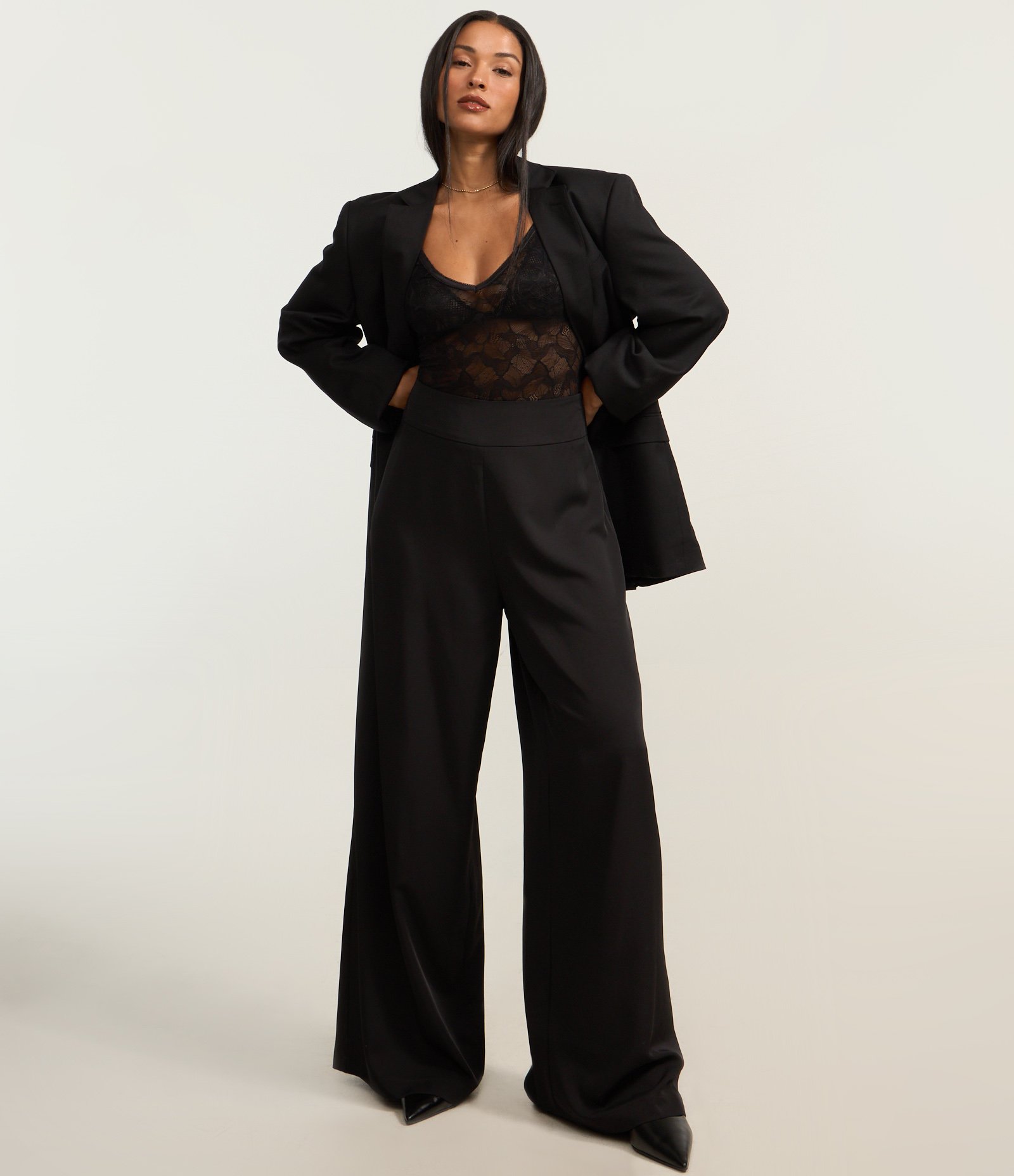 Body em Renda Floral com Alça Fina Preto 2
