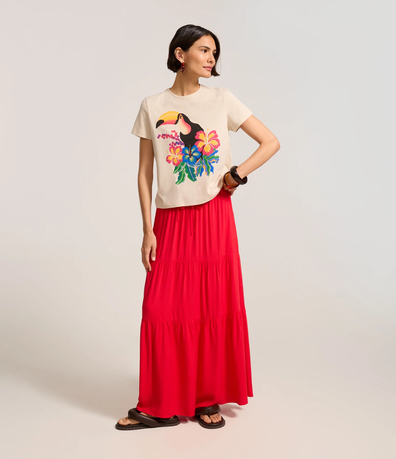 Saia Evasê Longa em Viscose com Recortes e Amarração Vermelho 1