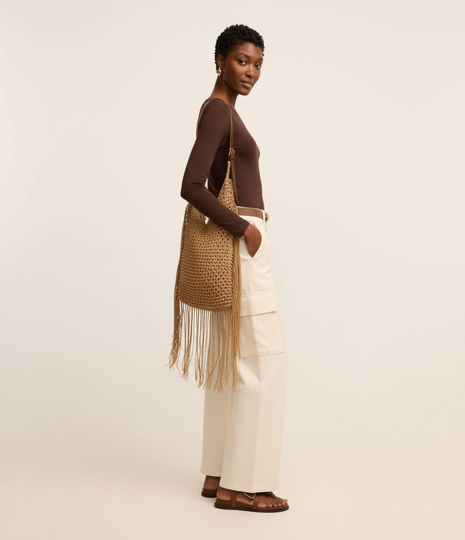 Blusa em Algodão com Gola Redonda Marrom 4