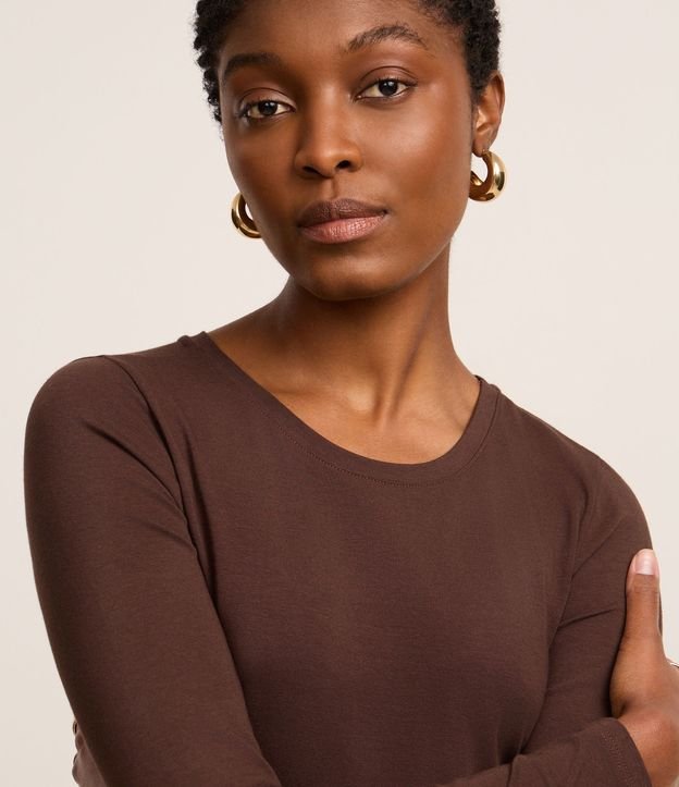 Blusa em Algodão com Gola Redonda