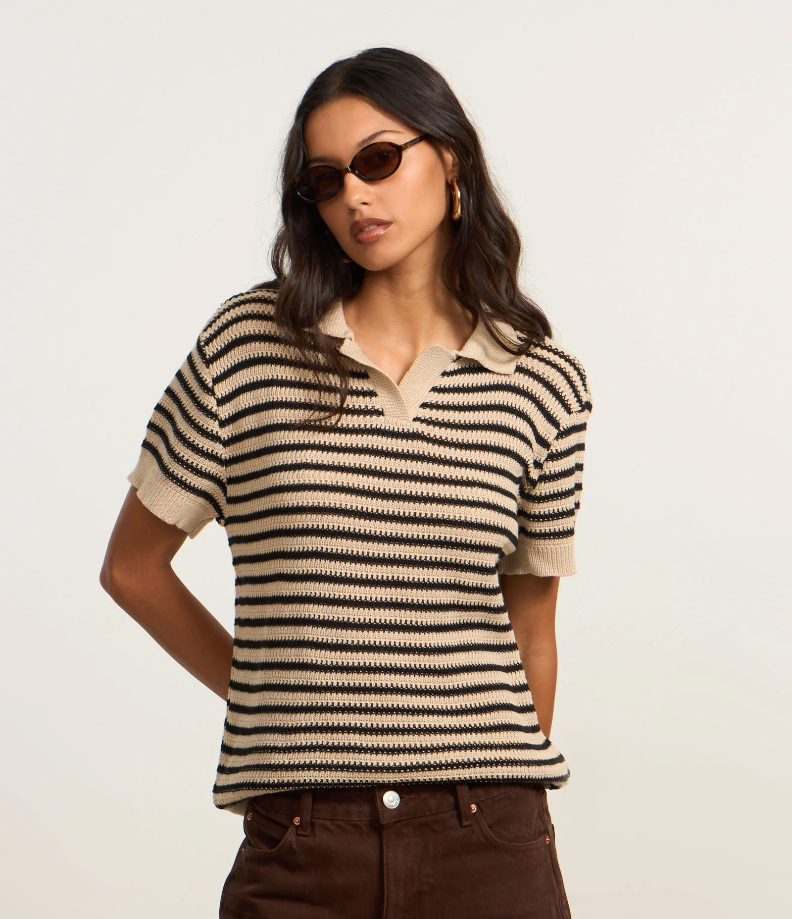 Blusa em Tricô com Listras e Manga Curta Bege 1