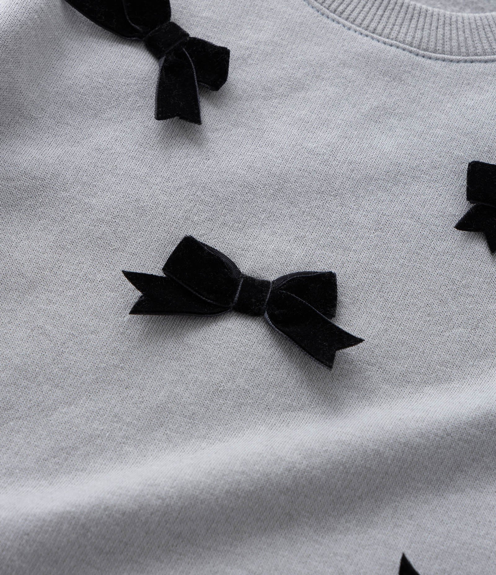 Casaco Infantil com Lacinhos de Veludo Aplicados - Tam 1 a 6 Anos Cinza 4