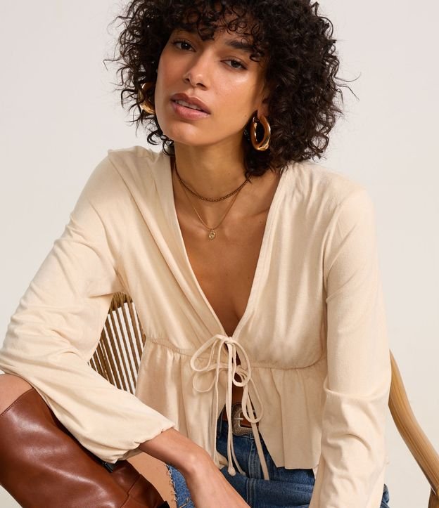 Blusa Bata em Suede com Amarração e Babados