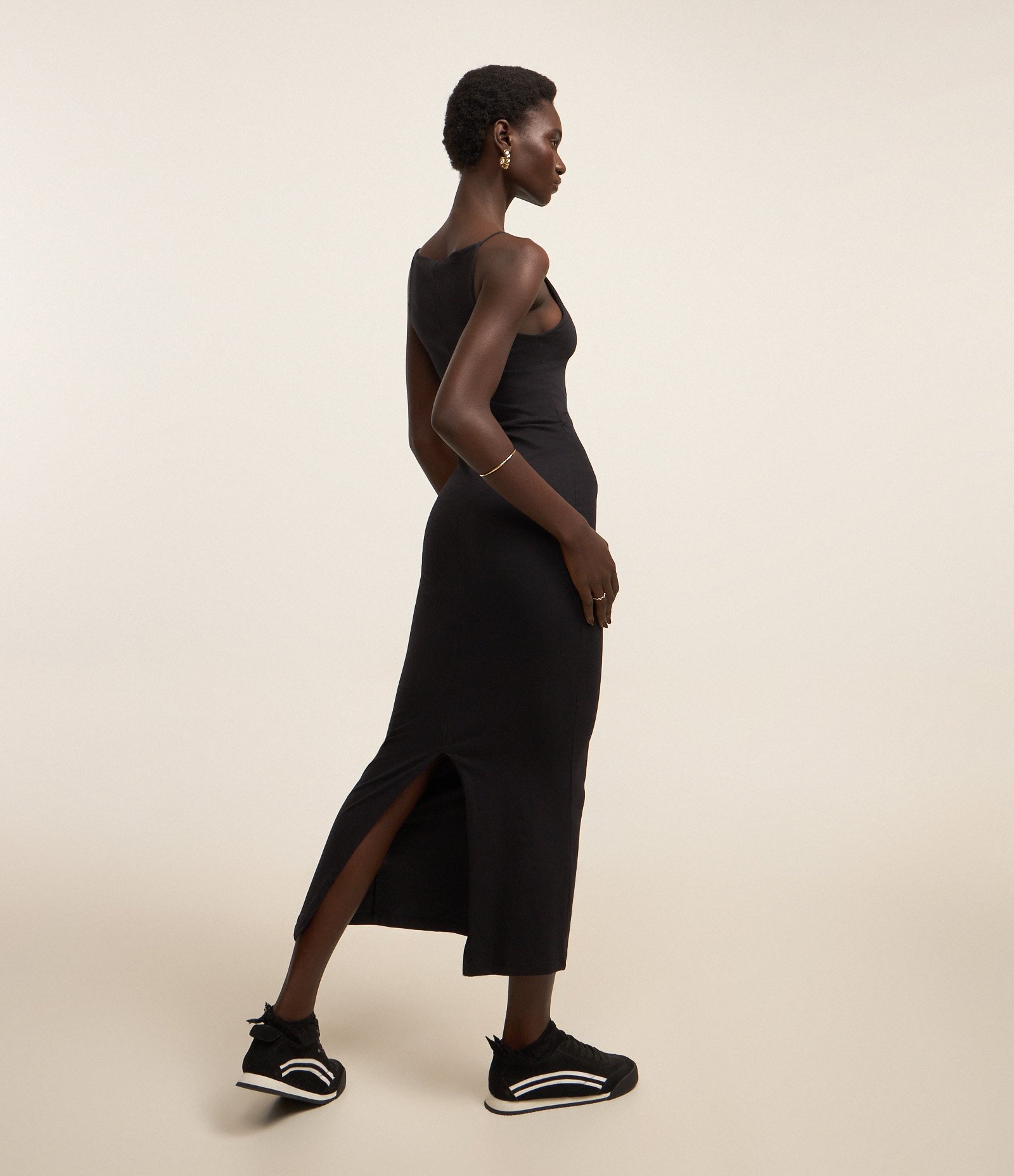 Vestido Midi com Alças Finas e Fenda Preto 3